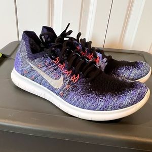 Nike free run 2017 flyknit size 9 women’s